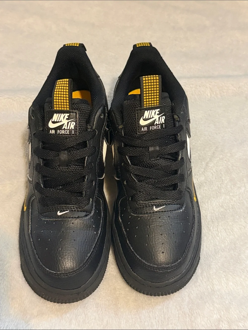 Nike Air Force 1 Kids Black and white Sneakers with Yellow Trim
